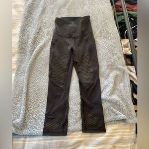 Lululemon workout capris. Size 2, black!